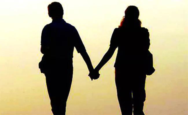 Love Couple Commits Suicide At Abdullapurmet - Sakshi