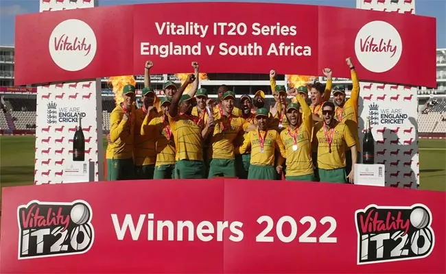South Africa Thrash England By 90 Runs To Win Third T20 And Series - Sakshi