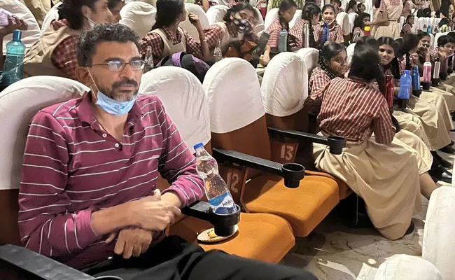Sekhar Kammula Thanks To Telangana Government Over Showing Gandhi Movie - Sakshi