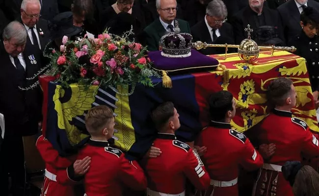 Queen Elizabeth Funeral Westminster Abbey The Royal Family Prayers - Sakshi