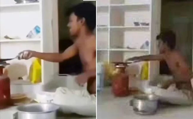 Man Shows New Technique Of Making Roti Video Viral - Sakshi