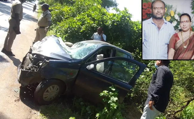 Warangal Couple Died In Road Accident At Manikonda While Going To Vemulawada - Sakshi