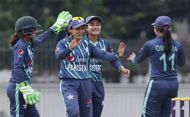 Pakistan Womens thrash Malaysia by 9 wickets - Sakshi