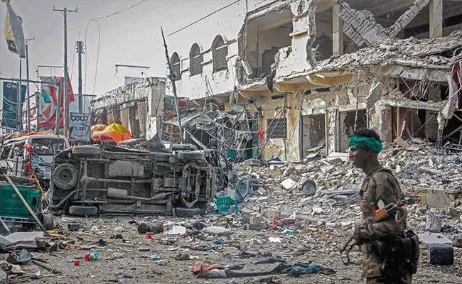Somalia President: Death Toll mounts To 100 In Twin Car Bombing Killing - Sakshi