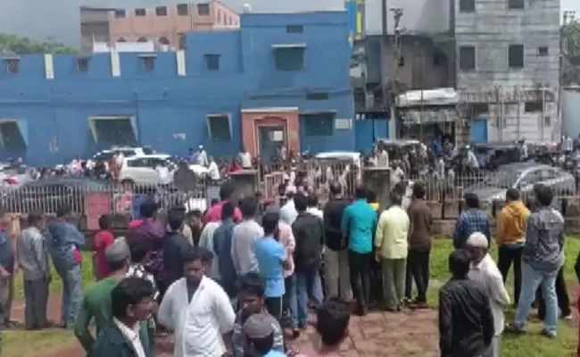 Mob Enters Heritage Madrasa On Dussehra, Performs Puja - Sakshi