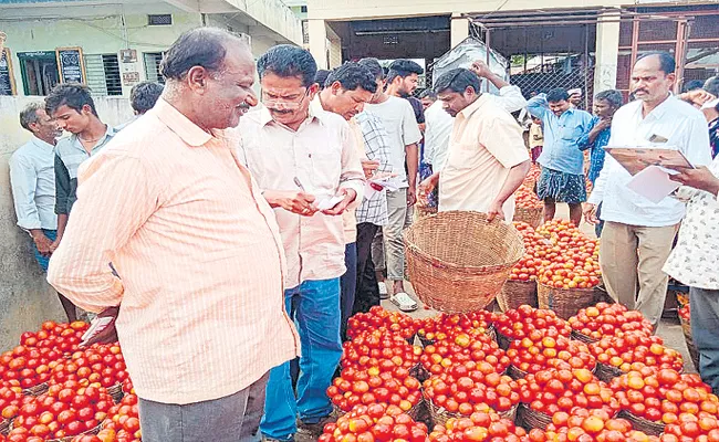 Andhra Pradesh Govt Support For Tomato Farmers - Sakshi