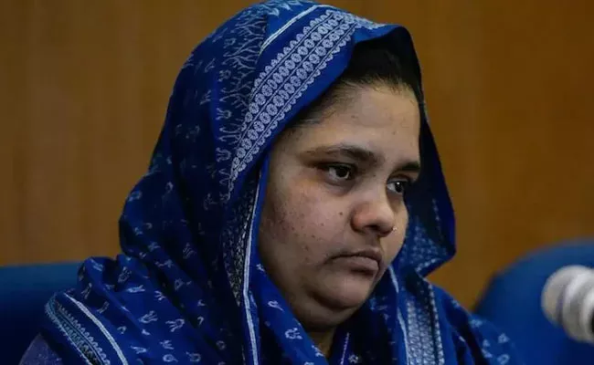 Bilkis Bano Moves Supreme Court Challenging 11 Convicts Release - Sakshi