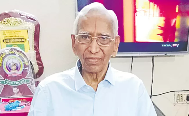 Tributes To Veteran Journalist BS Varadachari - Sakshi