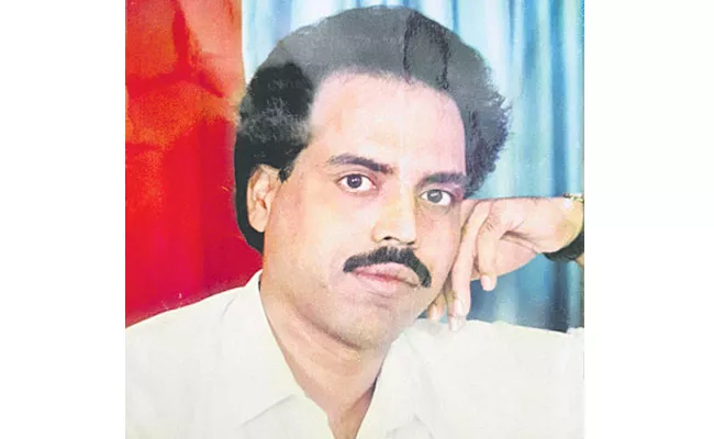 Telugu Poet Yennam Satyam Passes Away in Sircilla - Sakshi