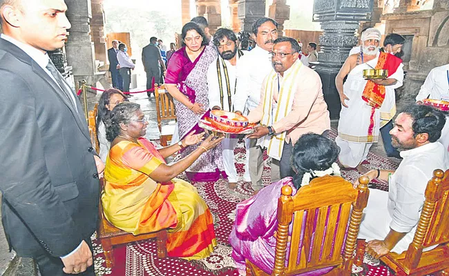 President Draupadi Murmu Visited Ramappa Temple In Mulugu District - Sakshi