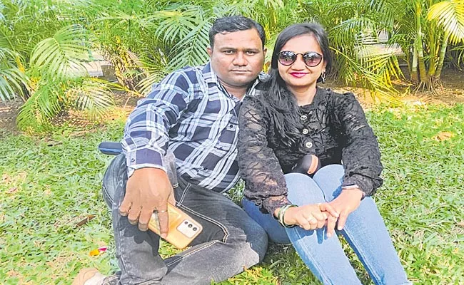 Mumbai couple Bhandup killed in accident container and two wheeler - Sakshi