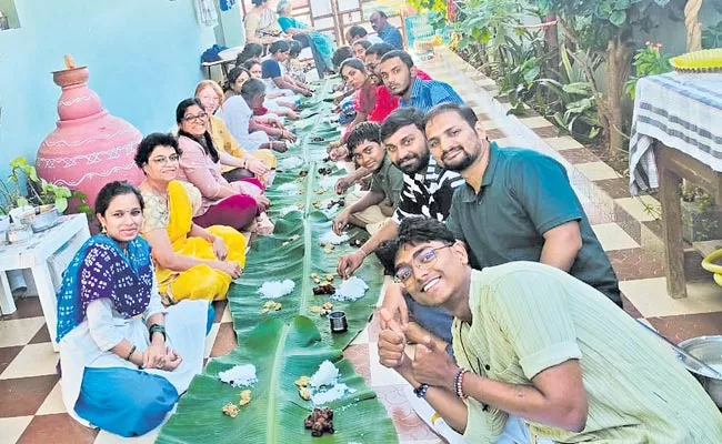 Family Eats Together In Aritaku In Kadapa - Sakshi