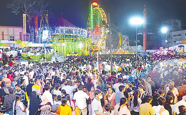 Hyderabad: Numaish Exhibition Visitors Crosses 4 Lakh Visiting In Nampally - Sakshi