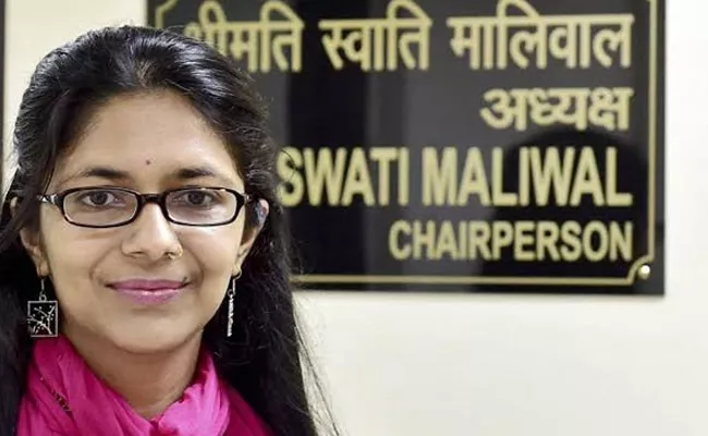 DCW chief Swati Maliwal dragged by intoxicated car driver - Sakshi