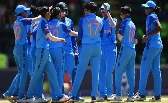 Aussies Beat India In ICC U19 Womens T20 World Cup - Sakshi