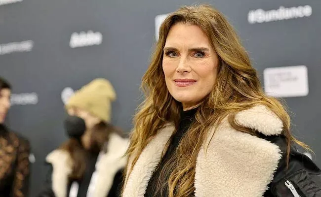 Hollywood Actress Brooke Shields alleges rape in new documentary - Sakshi