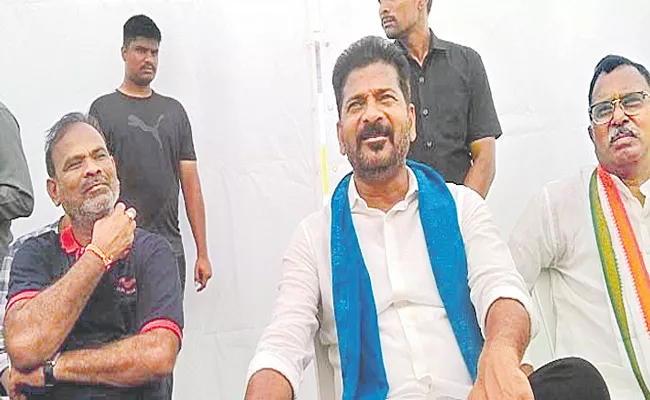 TPCC Chief Revanth Reddy To Raise MLAs Defection Issue With PM - Sakshi