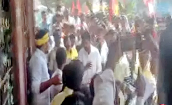 Nara Lokesh Abuse The Police In Renigunta Tirupati - Sakshi