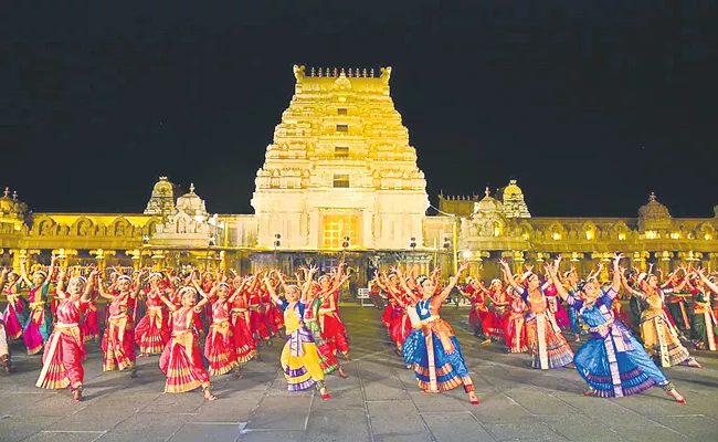 Yadadri Sri Lakshmi Narasimha Swamy Cultural Festival Started Grandeur - Sakshi