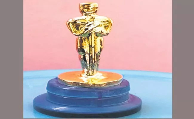 Peddapuram Sculptor Designed The Miniature Oscar Award  - Sakshi