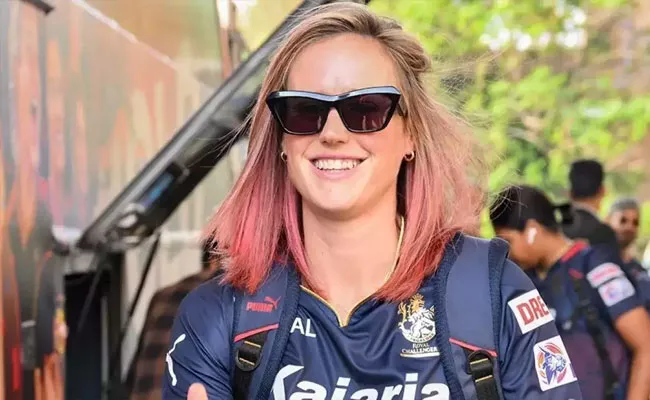 WPL: Ellyse Perry Makes Public Request To Get Pink Colour-Out-Her-Hair - Sakshi
