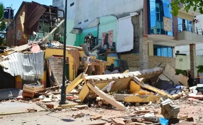Peru Ecuador Earthquake Many People Died - Sakshi