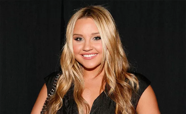 Us Actor Amanda Bynes Placed In Psychiatric Care For 72 Hours - Sakshi