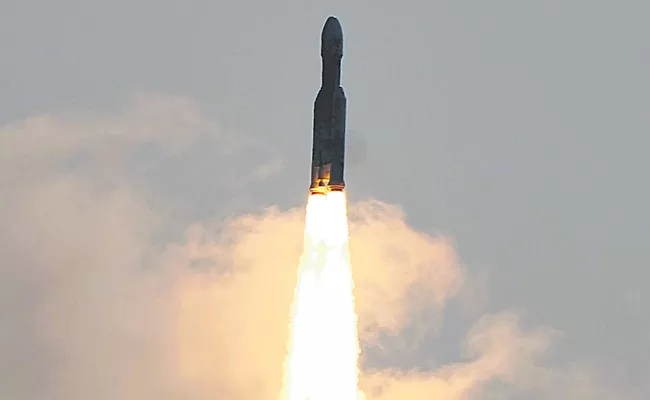 ONEWEB: ISRO launches India largest LVM3 rocket with 36 satellites - Sakshi