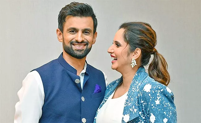 Shoaib Malik Been Searched On Internet, While Sania Mirza Is Busy In Farewell Events - Sakshi