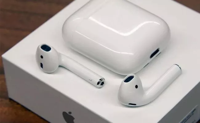 Check your luck Apple AirPods at just Rs 549 in Flipkart sale check details - Sakshi