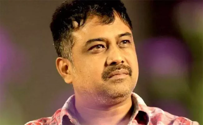 Director Lingusamy Sentenced 6 Months Jail in Cheque Bounce Case - Sakshi