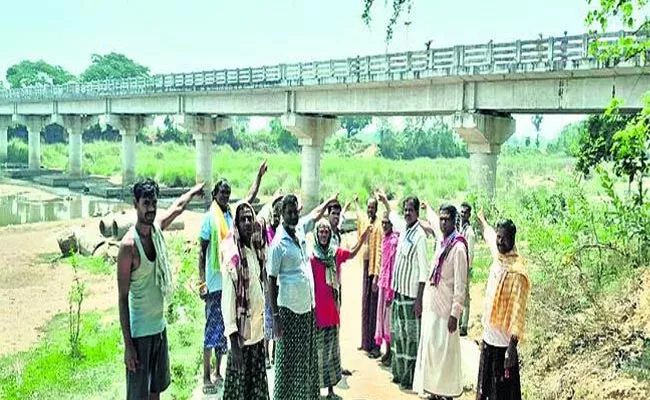 Boddabada Bridge: Tdp Leaders Removed Selfie Posts - Sakshi