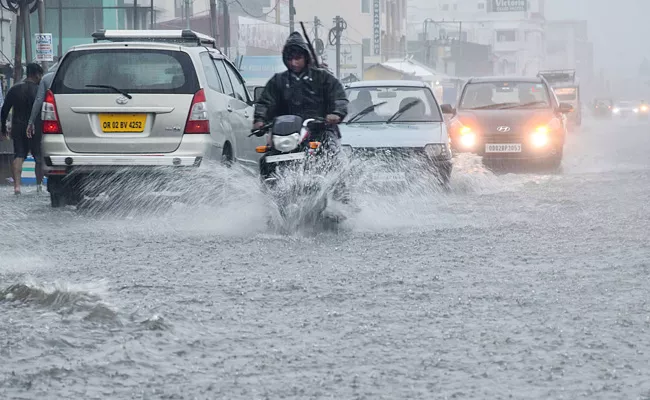 Weather Forecast Surface Trough Bay Of Bengal Rain Alert April 16th - Sakshi