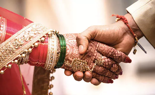 Pregnancy Tests On Brides Ahead Of Madhya Pradesh Mass Wedding - Sakshi