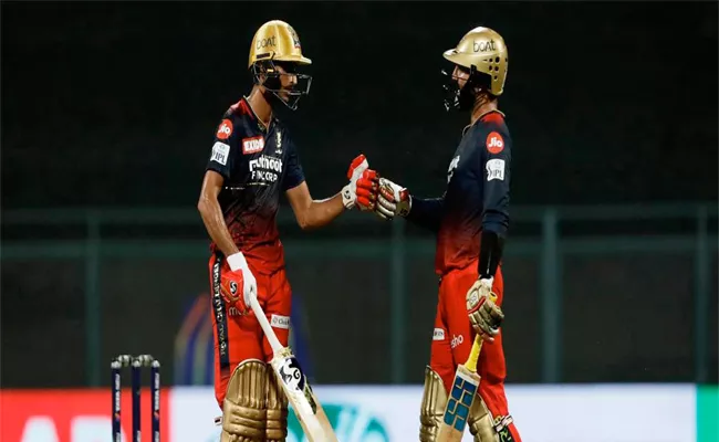 RCB Fans Feels Very Embarrassed After Continuous Defeats At Home, Slams DK And Shahbaz - Sakshi