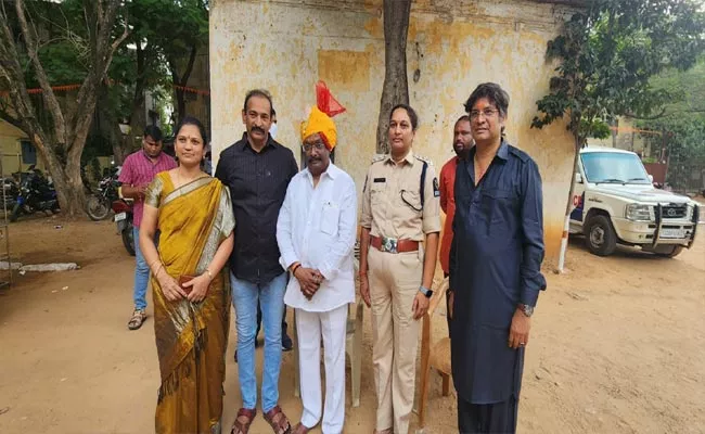 Police Celebrates Hanuman Jayanti At Begumpet - Sakshi