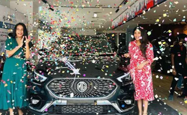 Surekha Vani Daughter Supritha Buys New Luxury Car Pics Goes Viral - Sakshi