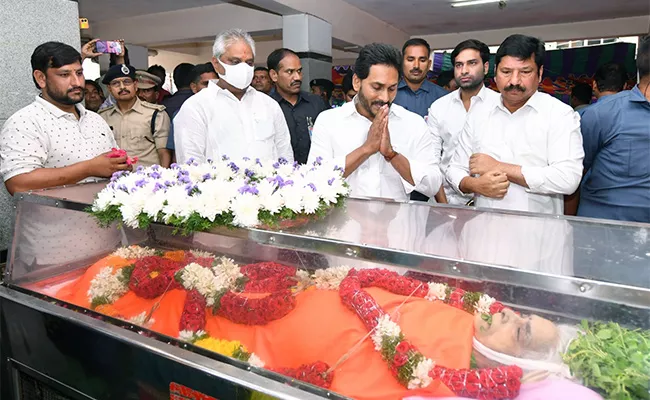 CM Jagan Condolences Vijayawada Central MLA Malladi Vishnu - Sakshi