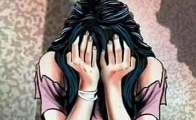 Woman molested in RTC bus - Sakshi