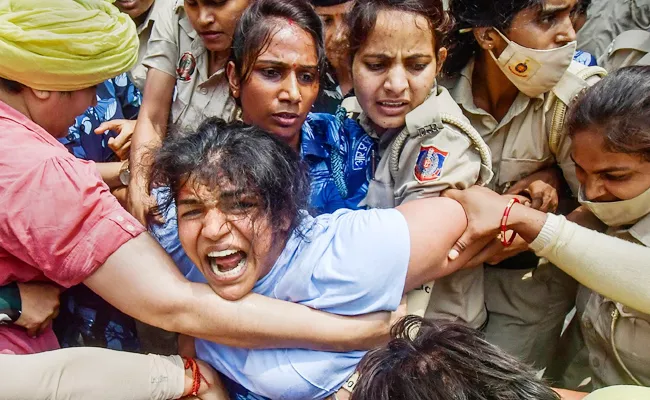 Delhi Police No More Permission For Wrestlers Protest Jantar Mantar - Sakshi