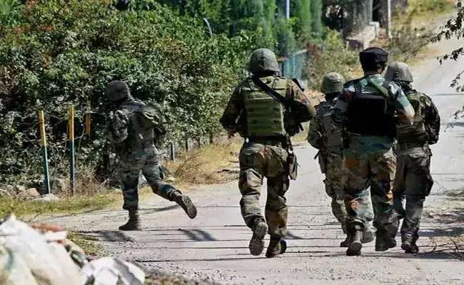 5 Terrorists Killed In Encounter Near Line Of Control Jammu Kashmir - Sakshi