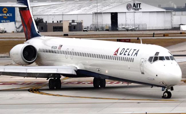 Texas airport worker dies after being sucked into Delta jet engine - Sakshi