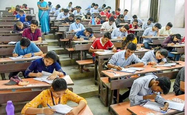 Telangana: Tspsc Group 4 Exam Date Holiday For These Students - Sakshi