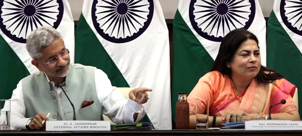 Indian Extrenal Affairs Reacts On Indira Gandhi Disrespecting Event - Sakshi