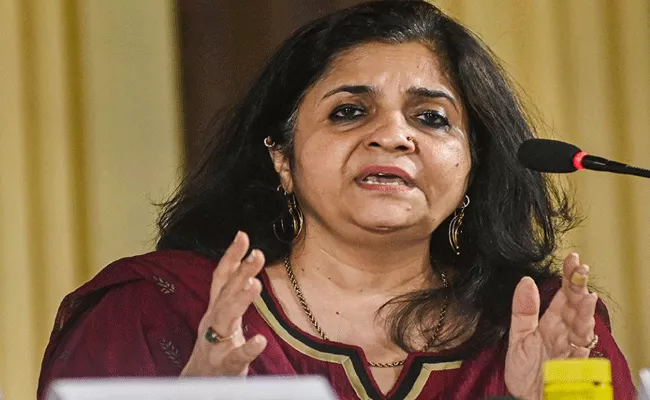 Supreme Court grants bail to activist Teesta Setalvad - Sakshi