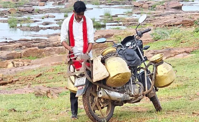 sheopur district collector clicked milkman photos - Sakshi