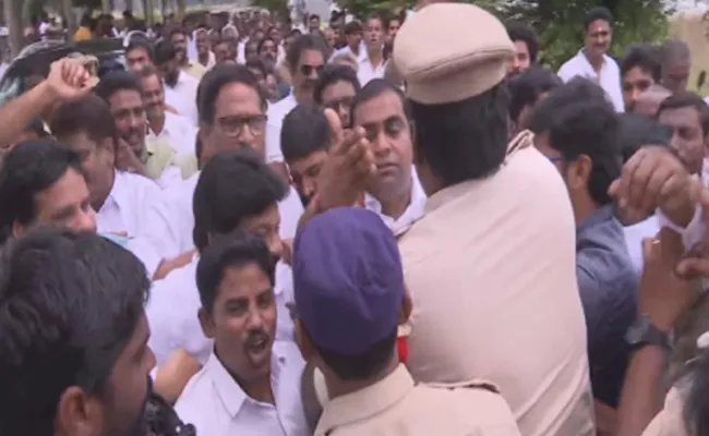 Political Heat in Peddapuram: Nimmakayala Chinnarajappa vs Davuluri Dorababu - Sakshi