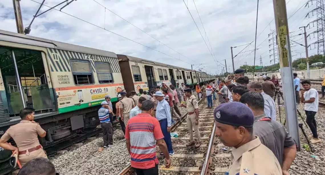 Man Falls On Tracks After Being Slapped Train Runs Over Him  - Sakshi