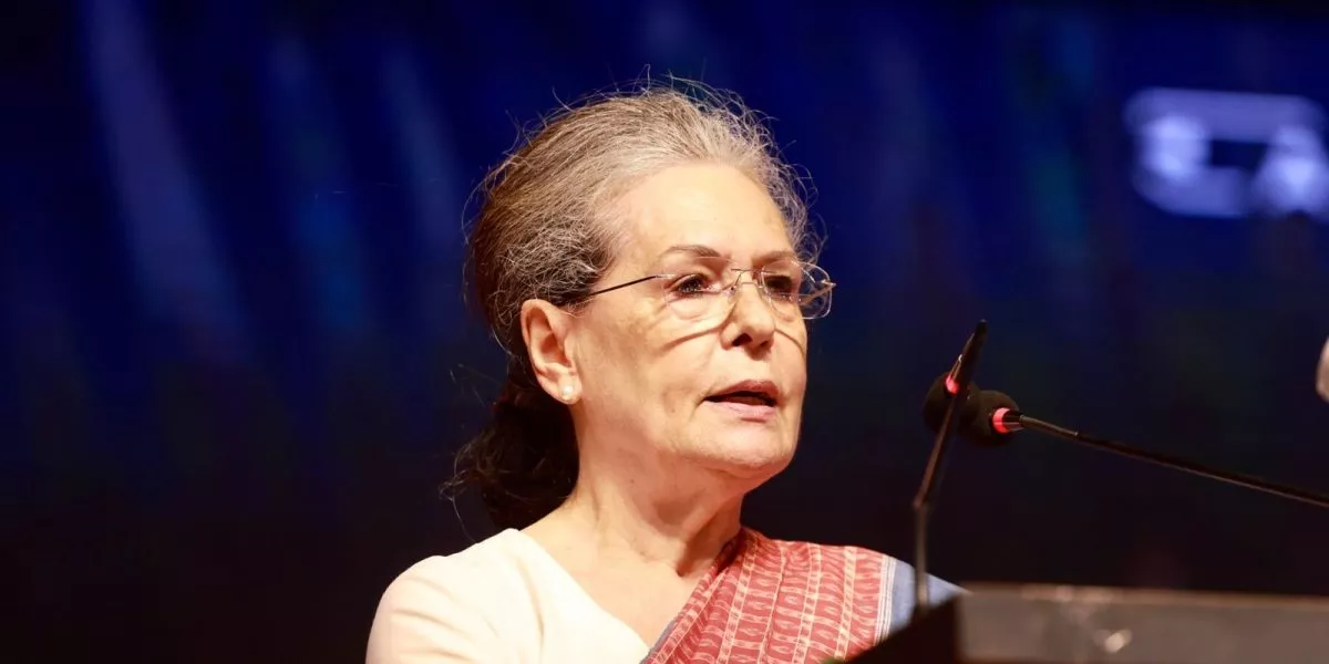 Sonia Says Rajiv Gandhis Political Career Ended In Very Brutal Manner - Sakshi