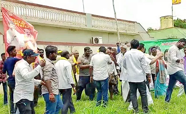 TDP Party Workers Attack YSRCP Party Worker At Krishna - Sakshi
